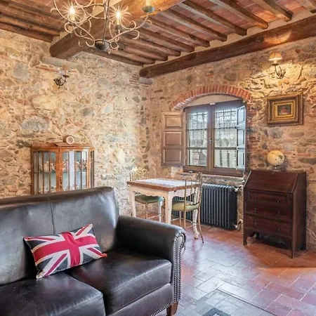 Pera By Nicola Real Estate Holiday home *